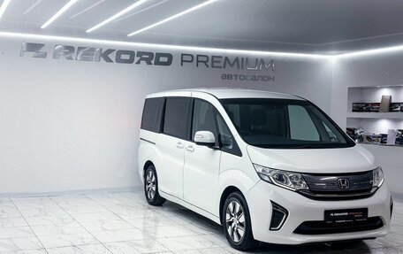 Honda Stepwgn IV рестайлинг, 2020 год, 2 250 000 рублей, 2 фотография