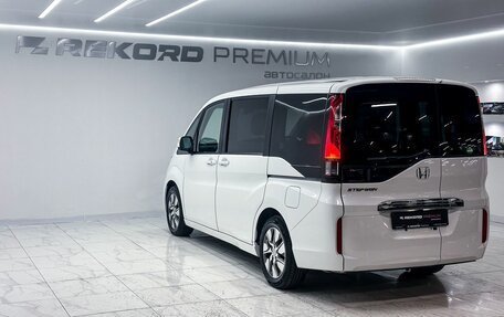Honda Stepwgn IV рестайлинг, 2020 год, 2 250 000 рублей, 24 фотография