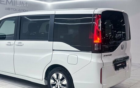 Honda Stepwgn IV рестайлинг, 2020 год, 2 250 000 рублей, 25 фотография