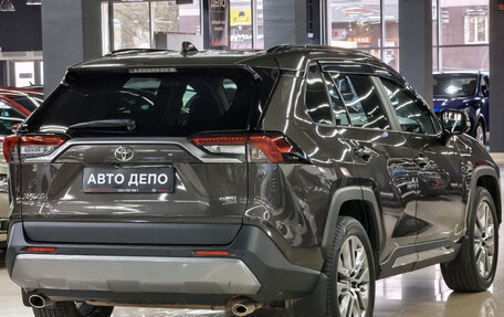 Toyota RAV4, 2020 год, 3 350 000 рублей, 4 фотография