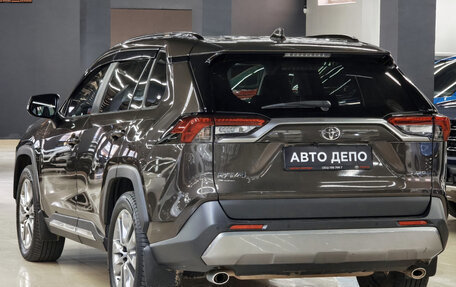Toyota RAV4, 2020 год, 3 350 000 рублей, 6 фотография