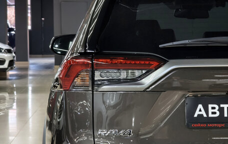 Toyota RAV4, 2020 год, 3 350 000 рублей, 10 фотография