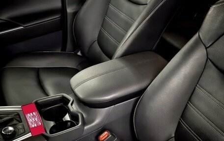Toyota RAV4, 2020 год, 3 350 000 рублей, 21 фотография