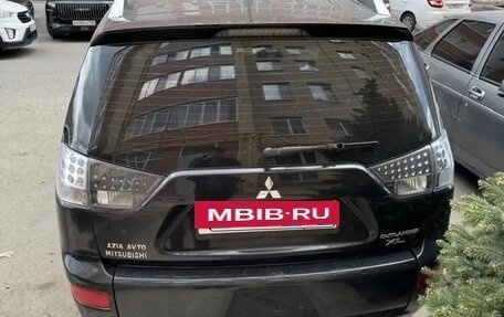 Mitsubishi Outlander III рестайлинг 3, 2009 год, 750 000 рублей, 2 фотография