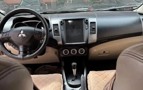 Mitsubishi Outlander III рестайлинг 3, 2009 год, 750 000 рублей, 9 фотография