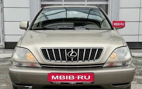 Lexus RX IV рестайлинг, 2001 год, 890 000 рублей, 3 фотография