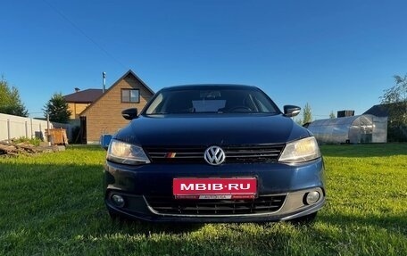 Volkswagen Jetta VII, 2011 год, 750 000 рублей, 1 фотография