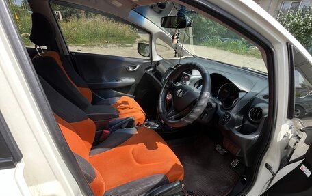 Honda Fit III, 2011 год, 850 000 рублей, 22 фотография