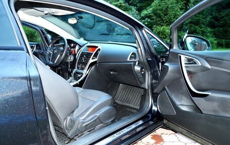 Opel Astra J, 2013 год, 1 100 000 рублей, 13 фотография