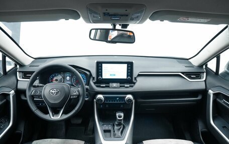 Toyota RAV4, 2020 год, 3 100 000 рублей, 8 фотография