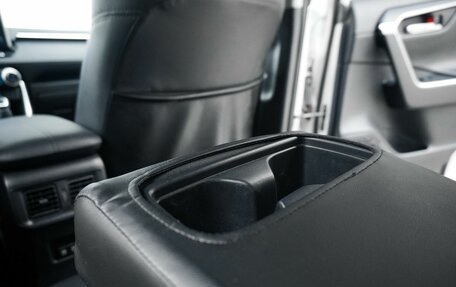Toyota RAV4, 2020 год, 3 100 000 рублей, 28 фотография