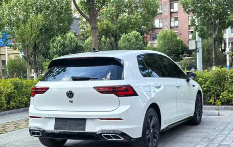 Volkswagen Golf VIII, 2022 год, 1 990 000 рублей, 6 фотография