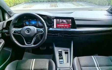 Volkswagen Golf VIII, 2022 год, 1 990 000 рублей, 8 фотография