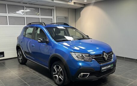 Renault Sandero II рестайлинг, 2021 год, 1 350 000 рублей, 2 фотография