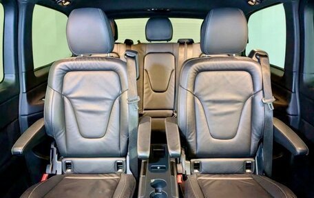 Mercedes-Benz V-Класс, 2022 год, 5 998 000 рублей, 13 фотография