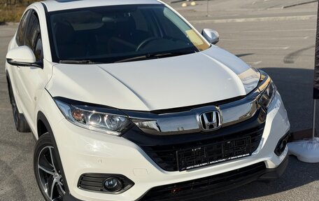 Honda Vezel, 2022 год, 2 200 000 рублей, 5 фотография