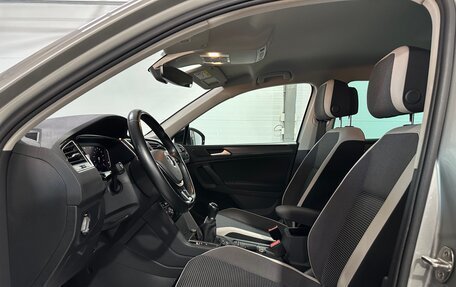 Volkswagen Tiguan II, 2019 год, 2 400 000 рублей, 13 фотография