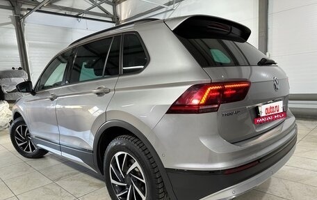 Volkswagen Tiguan II, 2019 год, 2 400 000 рублей, 2 фотография
