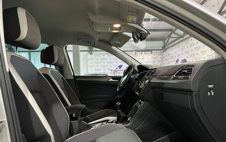 Volkswagen Tiguan II, 2019 год, 2 400 000 рублей, 18 фотография