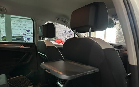 Volkswagen Tiguan II, 2019 год, 2 400 000 рублей, 24 фотография