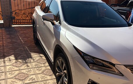 Lexus RX IV рестайлинг, 2019 год, 4 500 000 рублей, 3 фотография