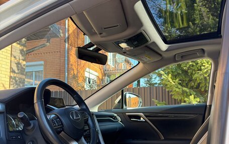 Lexus RX IV рестайлинг, 2019 год, 4 500 000 рублей, 14 фотография
