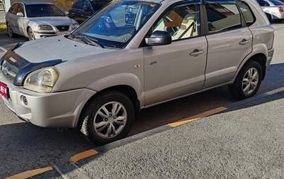 Hyundai Tucson III, 2004 год, 650 000 рублей, 1 фотография