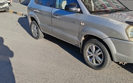 Hyundai Tucson III, 2004 год, 650 000 рублей, 3 фотография