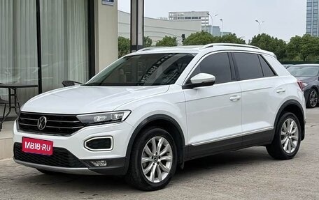 Volkswagen T-Roc I, 2023 год, 1 840 001 рублей, 1 фотография