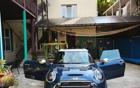MINI Hatch, 2017 год, 1 760 000 рублей, 1 фотография
