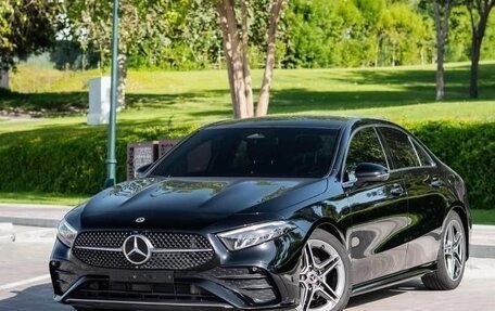Mercedes-Benz A-Класс, 2022 год, 2 300 000 рублей, 1 фотография