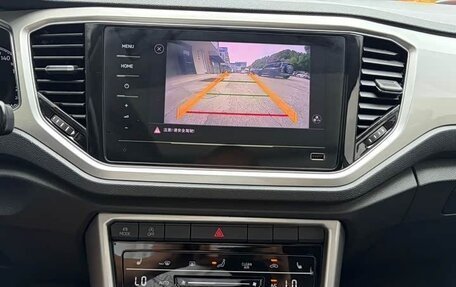 Volkswagen T-Roc I, 2023 год, 1 840 001 рублей, 10 фотография