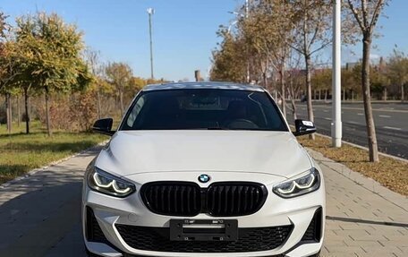 BMW 1 серия, 2023 год, 1 980 001 рублей, 2 фотография