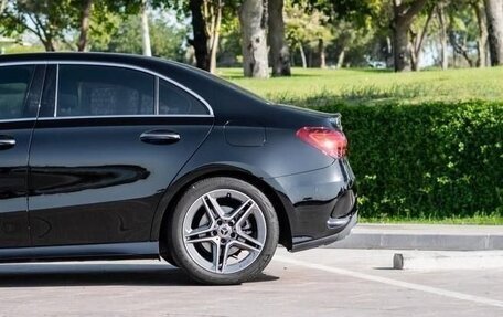Mercedes-Benz A-Класс, 2022 год, 2 300 000 рублей, 4 фотография