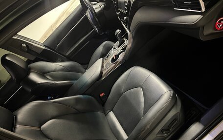 Toyota Camry, 2019 год, 2 800 000 рублей, 8 фотография