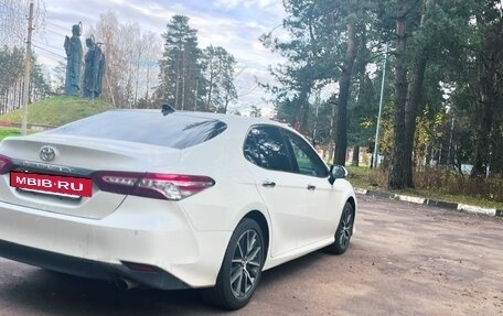 Toyota Camry, 2023 год, 3 740 000 рублей, 2 фотография