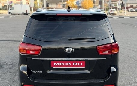 KIA Carnival III, 2020 год, 2 680 000 рублей, 7 фотография