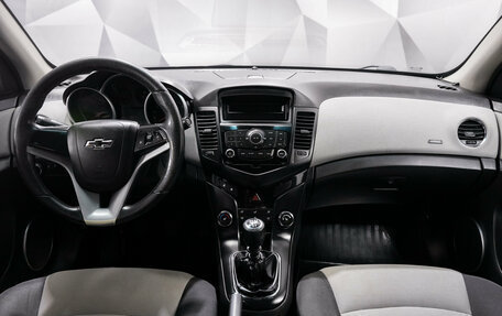 Chevrolet Cruze II, 2011 год, 642 000 рублей, 6 фотография