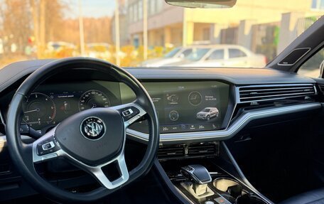 Volkswagen Touareg III, 2018 год, 4 900 000 рублей, 5 фотография