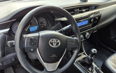 Toyota Corolla, 2013 год, 900 000 рублей, 5 фотография
