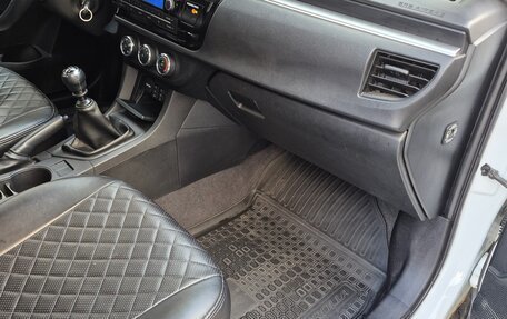Toyota Corolla, 2013 год, 900 000 рублей, 10 фотография