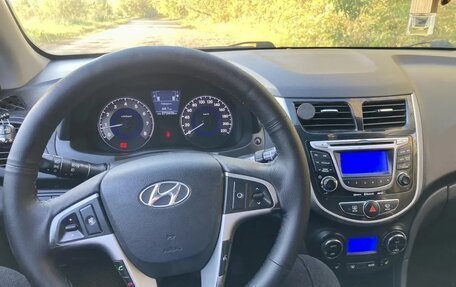 Hyundai Solaris II рестайлинг, 2011 год, 570 000 рублей, 7 фотография