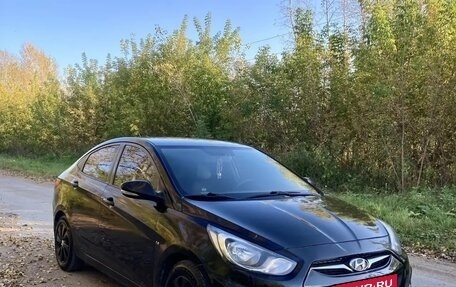 Hyundai Solaris II рестайлинг, 2011 год, 570 000 рублей, 2 фотография