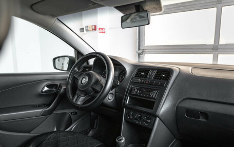 Volkswagen Polo VI (EU Market), 2011 год, 500 000 рублей, 20 фотография
