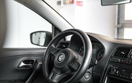 Volkswagen Polo VI (EU Market), 2011 год, 500 000 рублей, 22 фотография