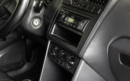 Volkswagen Polo VI (EU Market), 2011 год, 500 000 рублей, 27 фотография