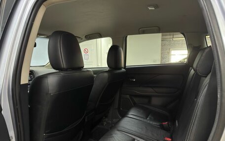 Mitsubishi Outlander III рестайлинг 3, 2012 год, 1 120 000 рублей, 13 фотография