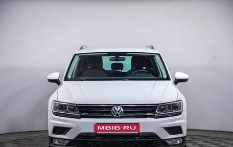 Volkswagen Tiguan II, 2017 год, 2 059 000 рублей, 2 фотография