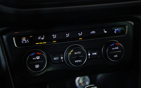 Volkswagen Tiguan II, 2017 год, 2 059 000 рублей, 17 фотография