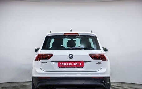 Volkswagen Tiguan II, 2017 год, 2 059 000 рублей, 6 фотография